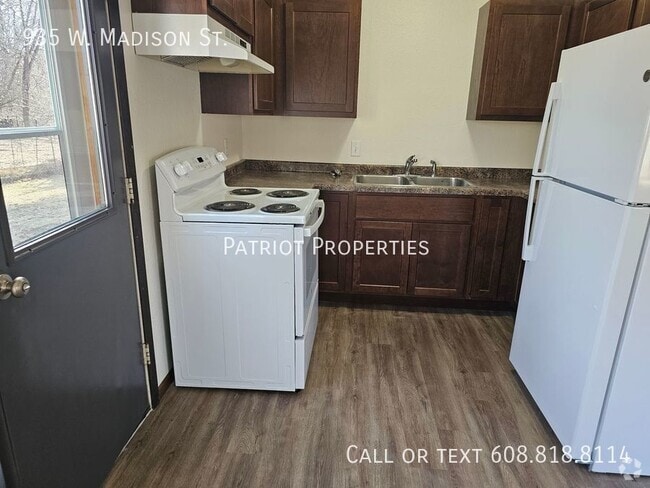 Building Photo - 935 W Madison St Rental