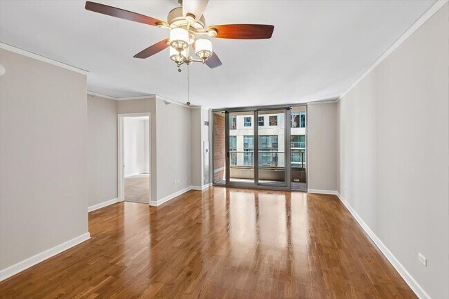 Photo - 420 E Waterside Dr Unit 807
