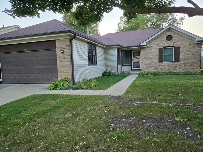 Building Photo - 525 Old Country Way