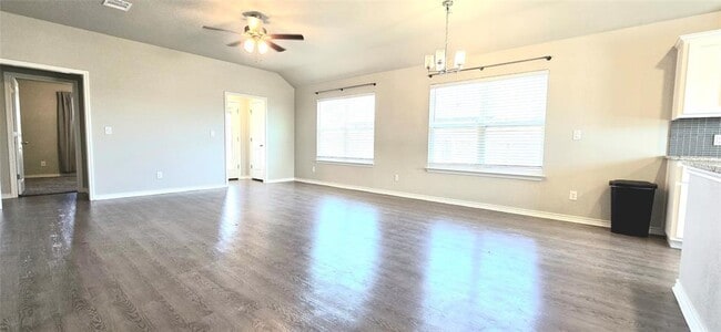 Photo - 136 Mike Warner Dr