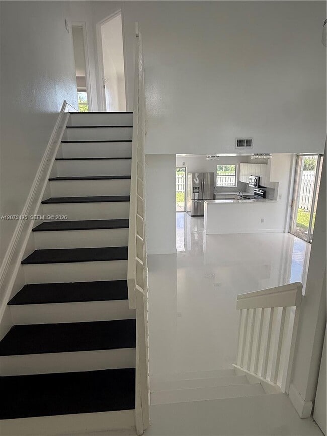 Photo - 875 NW 99th Ave