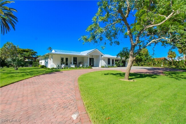 1555 Crayton Rd