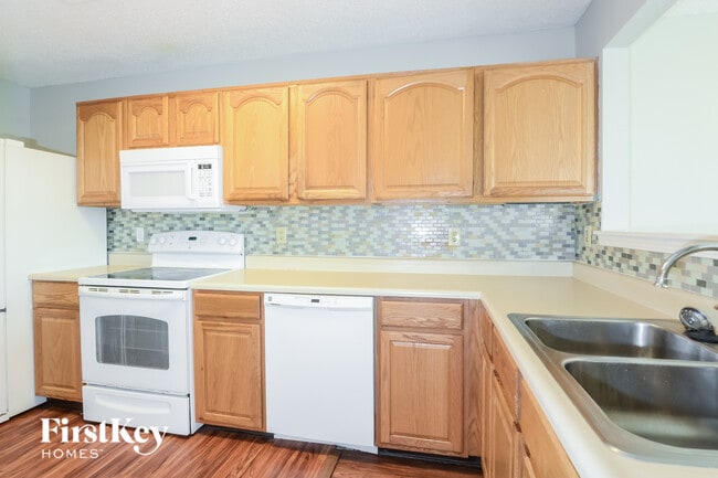 Photo - 1319 Freemont Ln