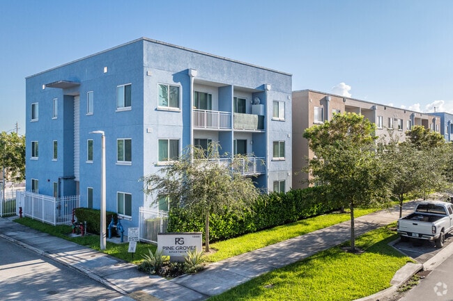 Building Photo - Pine Groves Rental