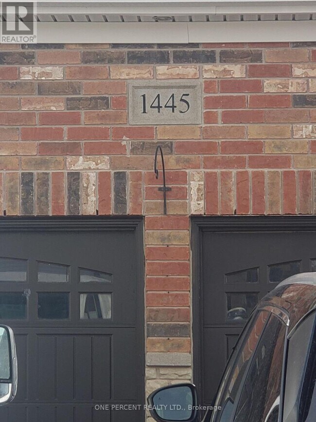 Photo - 1445 Cordick St