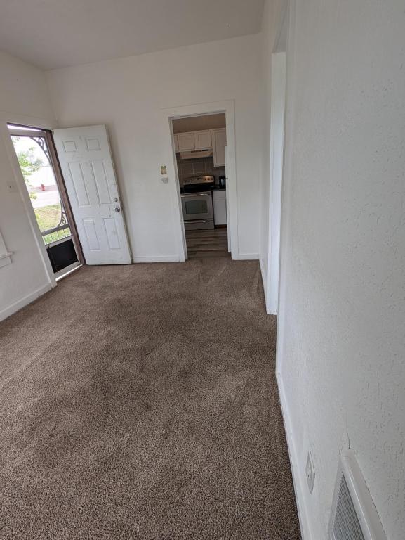 Photo - 404-406 Kochia