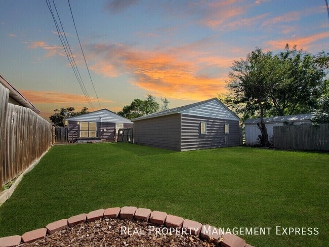 Photo - 4 Bed 2 Bath Home with Fenced Yard