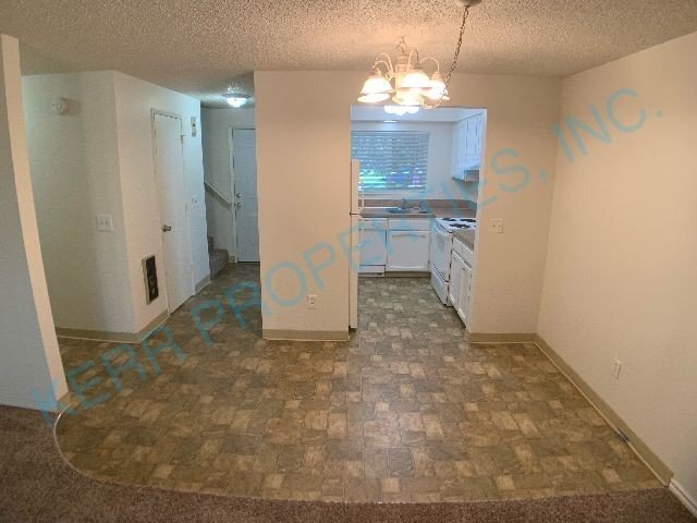 Photo - 3031 NE Juniper Ave