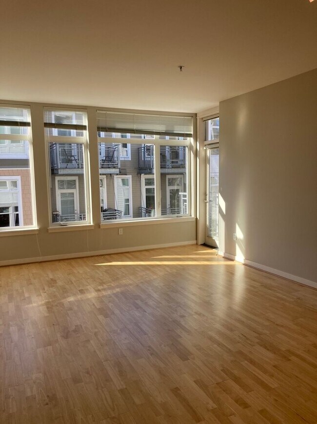 Harbor Square Condominium Condo for Rent in Bainbridge Island, WA