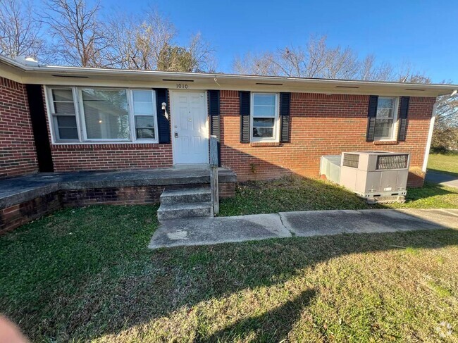 Building Photo - 3 Bedroom Duplex near Murfreesboro City Ce... Rental