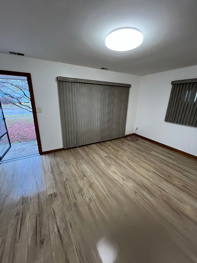 Photo - 2241 Fairmont Pky