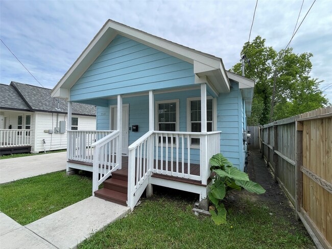 Photo - 3340 Simmons St