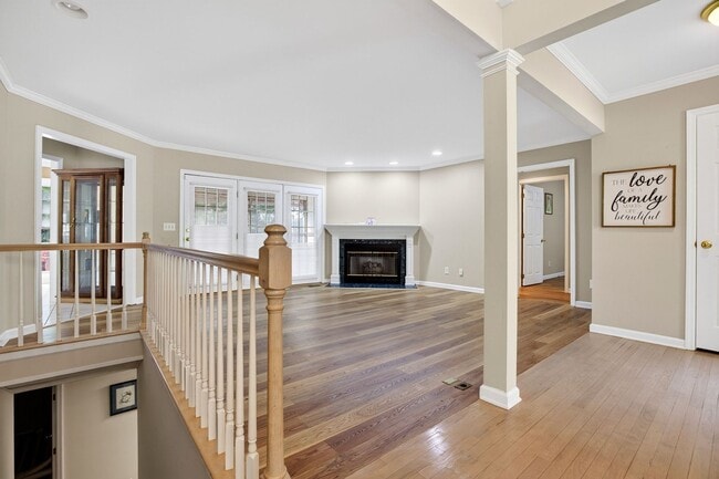 Photo - 1651 Flagstone Point NW