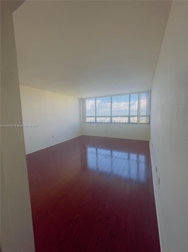Photo - 11113 Biscayne Blvd Unit 2056