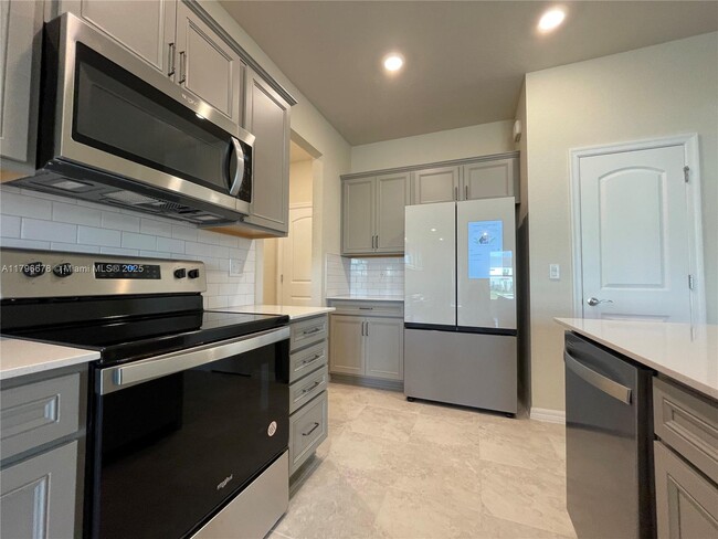 Photo - 2151 Appleton Cir S