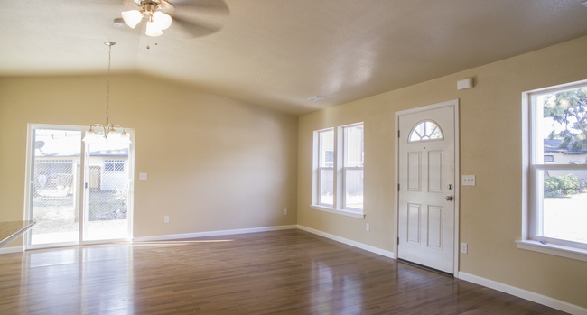 Photo - Open Floor plan 2 Bed 2 Bath Close to Downtown Jacksonville