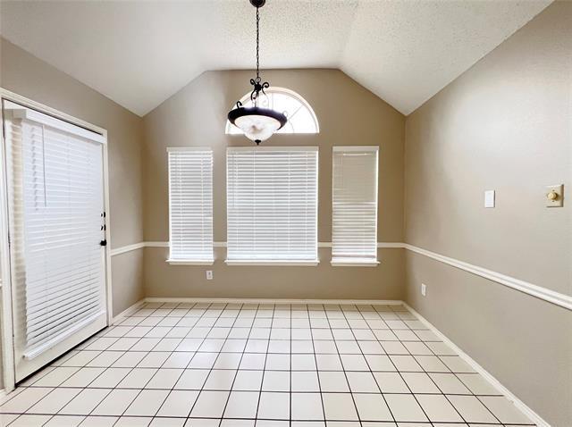 Photo - 15 Heritage Way