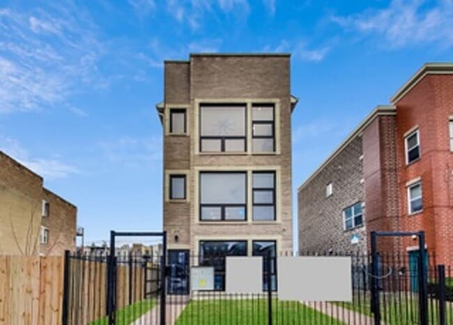 Building Photo - 4745 S Indiana Ave Unit 4745 S Indiana Ave #3