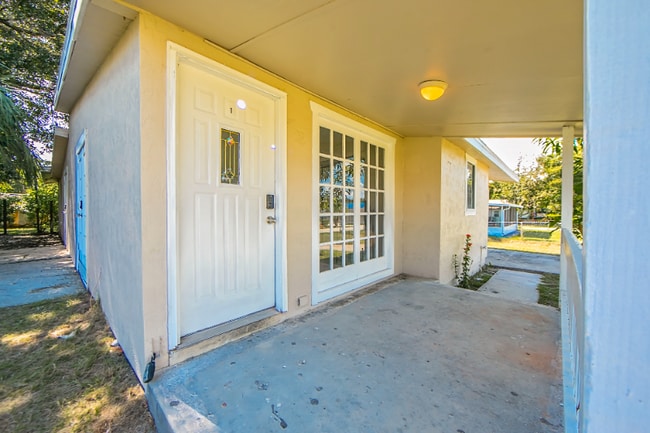 Photo - 2426 S Maple Ave