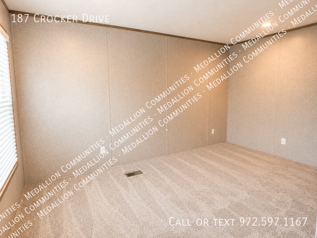 Photo - 187 Crocker Dr