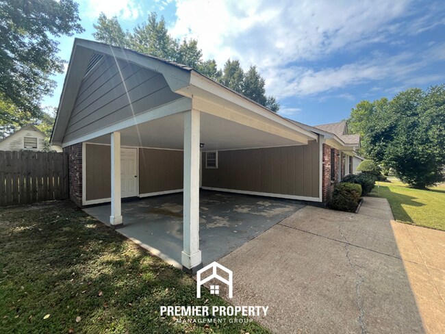 Photo - 5999 Pebblehill Dr