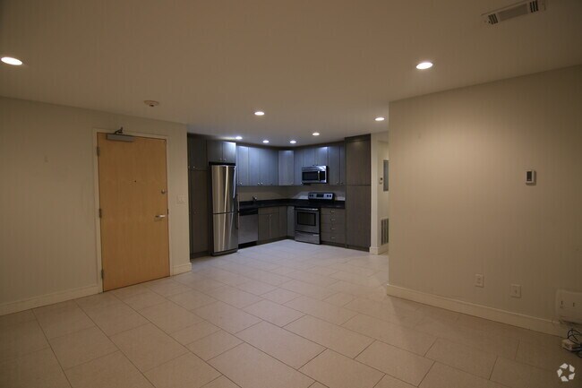 Building Photo - 547 Columbus Ave Unit 2 Rental