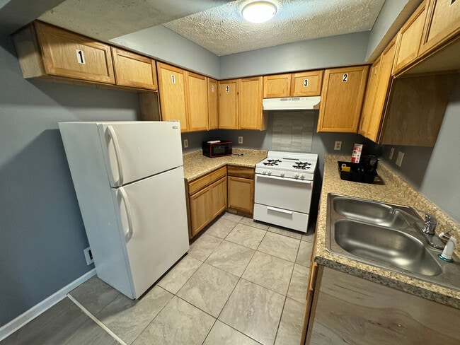 Photo - Room in Apartment on River Park Dr