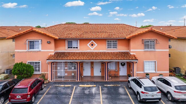 Photo - 10101 W Okeechobee Rd Condominio Unidad 13202