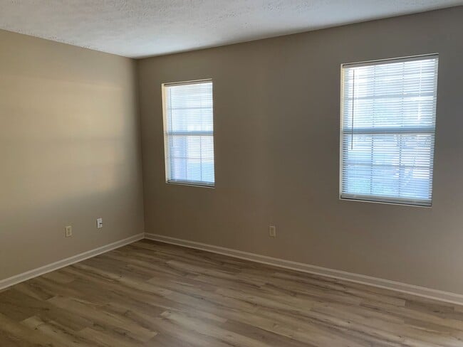 Photo - 2 Bedroom Townhouse off Greenview Drive