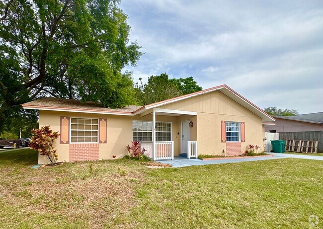 Building Photo - 2147 Sandalwood Dr Rental