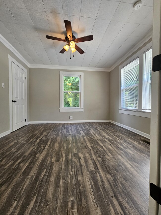 Photo - 834 Norwood St SW