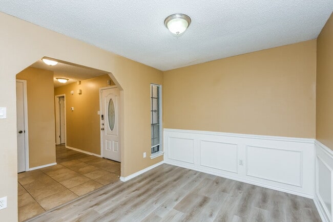 Photo - 2854 Southpark Ln