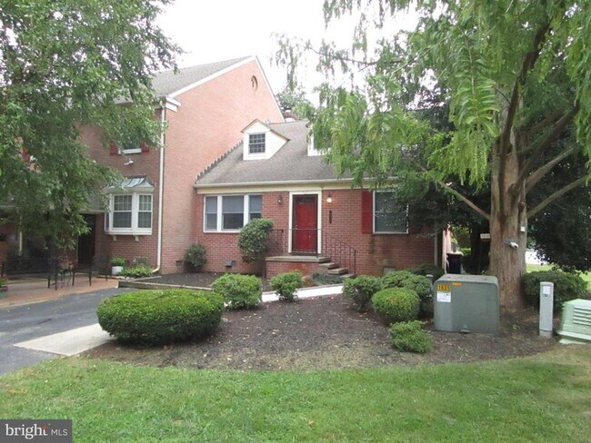 Photo - 943 Silver Lake Blvd Townhome