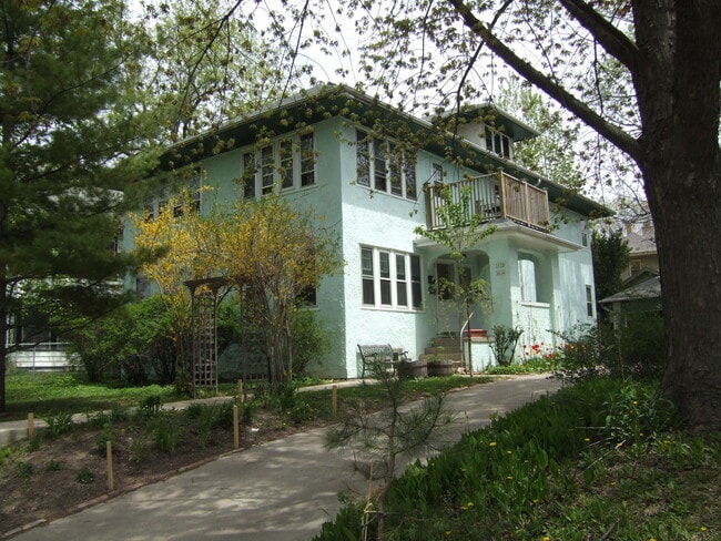 Entrance. - 3030-3032 N Downer Ave Unit Upper