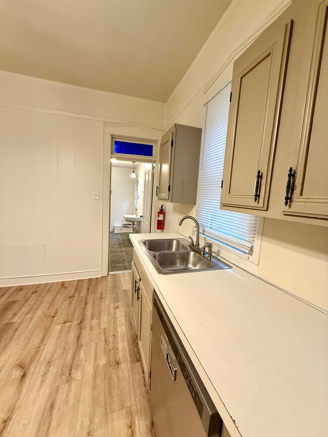 Photo - 144 E Main St