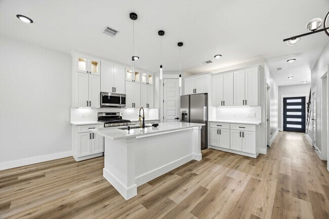Photo - 1084 Junell St Unidad A