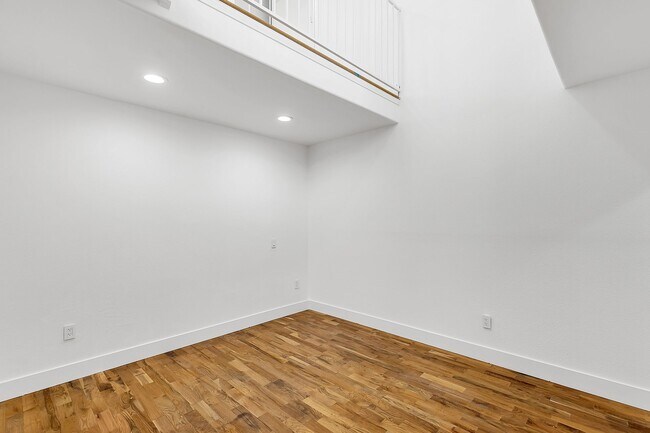 Photo - 1827 N Wilcox Ave