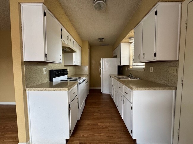 Photo - 2208 Hunt Dr Unit Apt B