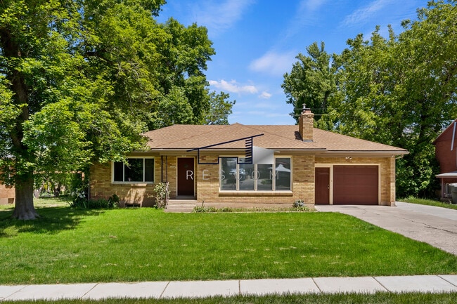 Building Photo - 1332 36th St Unit Lower