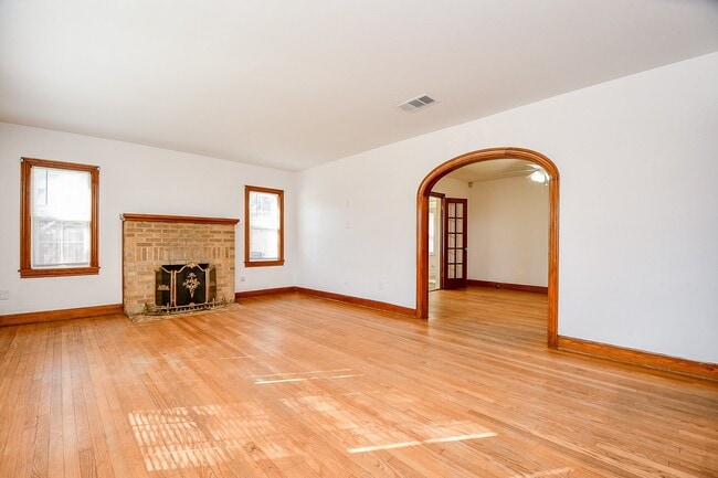 Photo - 609 Milwaukee St