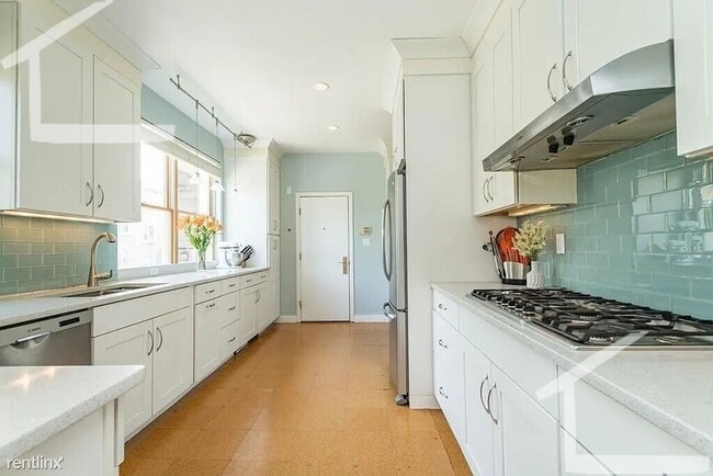 Photo - 310 St Paul St