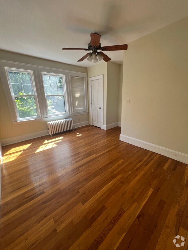 Building Photo - 9 Stedman St Unit 1 Rental
