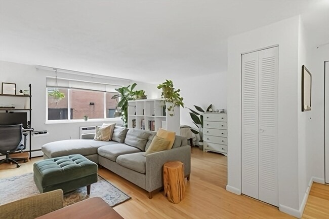 Photo - 205 Kent St Unit 35