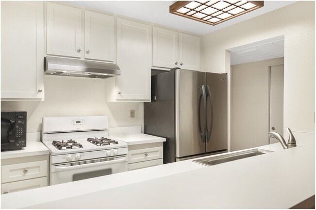 Photo - 2 Bedroom Ground Floor Irvine Condo