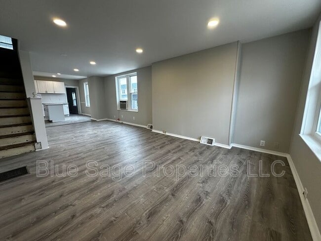 Photo - 1301 E 9th St