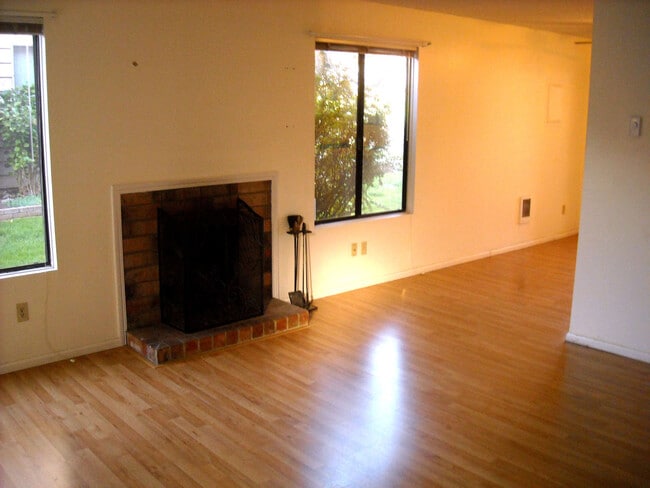 Photo - Two Bedroom Townhouse in South Salem