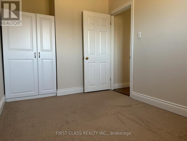 Photo - 28 Collins Crescent