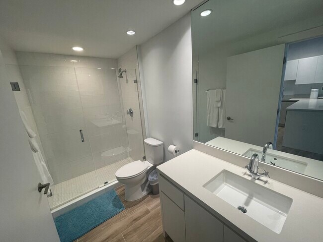 Photo - 2301 Collins Ave