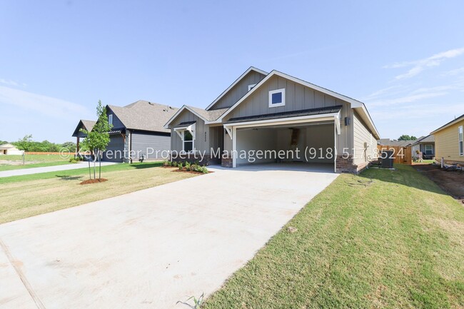Photo - Stunning New Construction Home 4 Bed 2 Bath Broken Arrow