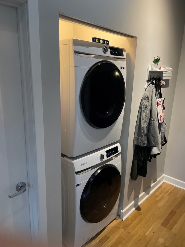 Photo - 1305 S Michigan Ave